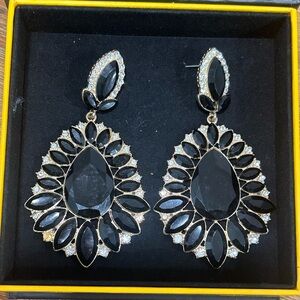 Elegant Black and Gold Drop Earrings